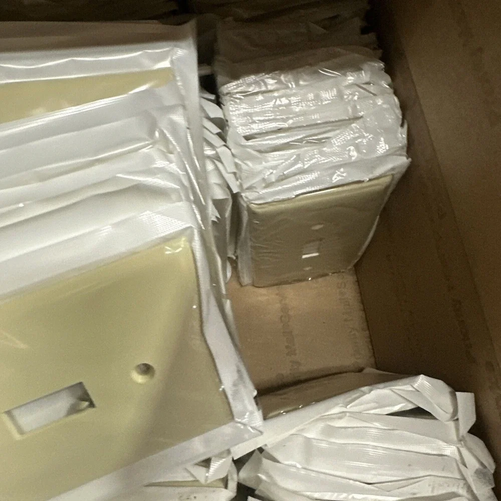 Leviton Ivory Switch Cover 001-80701-I Thermoplastic. Lot Of 150